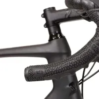 Обмотка руля ERE TENACI GRAVEL BAR COVER, 2,5мм, EVA/TPU + грипсы 320мм, черные Обмотка руля ERE TENACI GRAVEL BAR COVER, 2,5мм, EVA/TPU + грипсы 320мм, черные