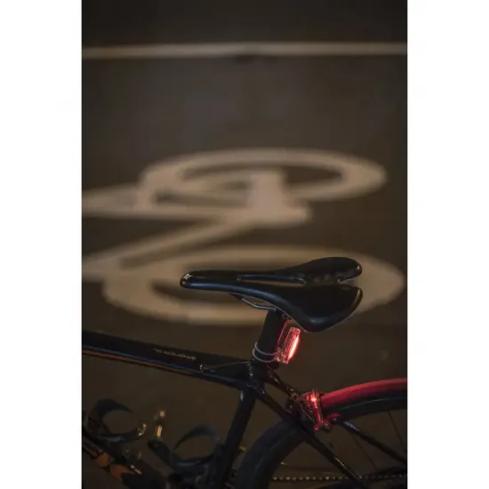 Мигалка передня Knog Plus Front 40 Lumens Black 12140 Мигалка передня Knog Plus Front 40 Lumens Black 12140