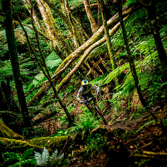 Шина Continental MudKing, 26"x2.30, 57-559, черная, не складная, BlackChili, Apex, Skin, 1100гр.