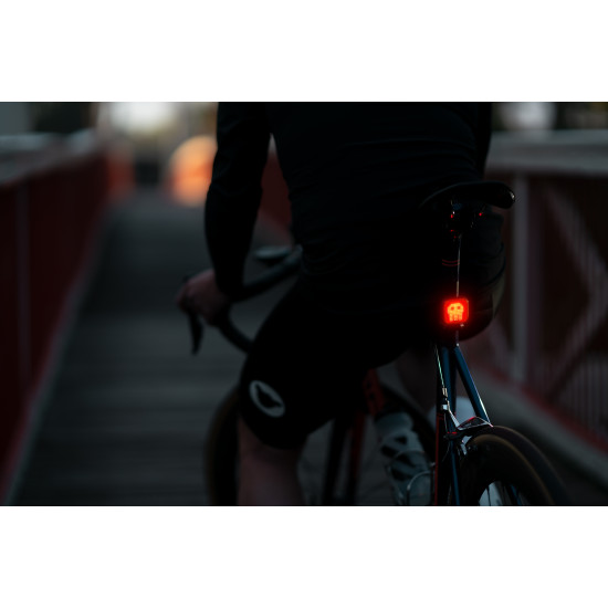 Мигалка передня Knog Blinder Skull Array Front 200 Lumens 12285