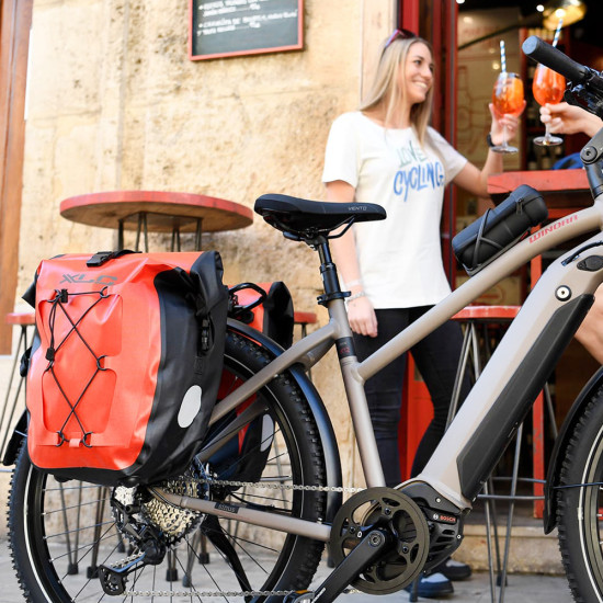 Комплект водонепроникних сумок XLC (2 од), 21x18x46см, чорний Комплект водонепроникних сумок XLC (2 од), 21x18x46см, чорний