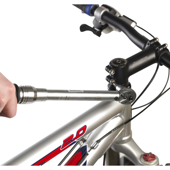 Ключ динамометрічний VAR DV-10400 професійний, 4-20Нм, квадрат 3/8"