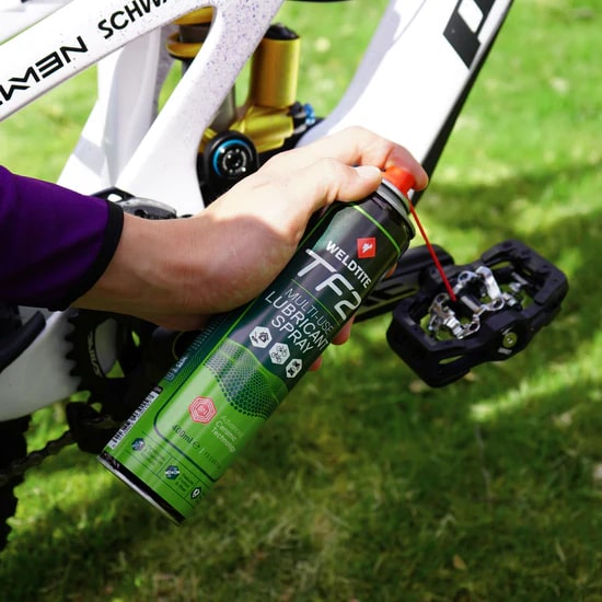 Спрей многоцелевой Weldtite 03015 MULTI-USE LUBRICANT SPRAY с BN-керамикой, 400мл Спрей многоцелевой Weldtite 03015 MULTI-USE LUBRICANT SPRAY с BN-керамикой, 400мл